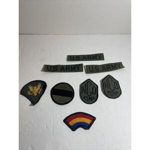 8 pcs LOT OF Mixed Assortment Military Sew On Patches Badges